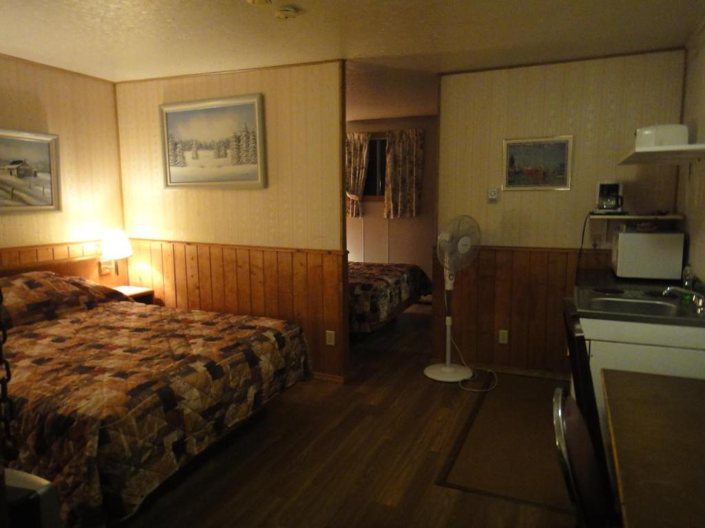 Old Country Motel Thunder Bay Room photo