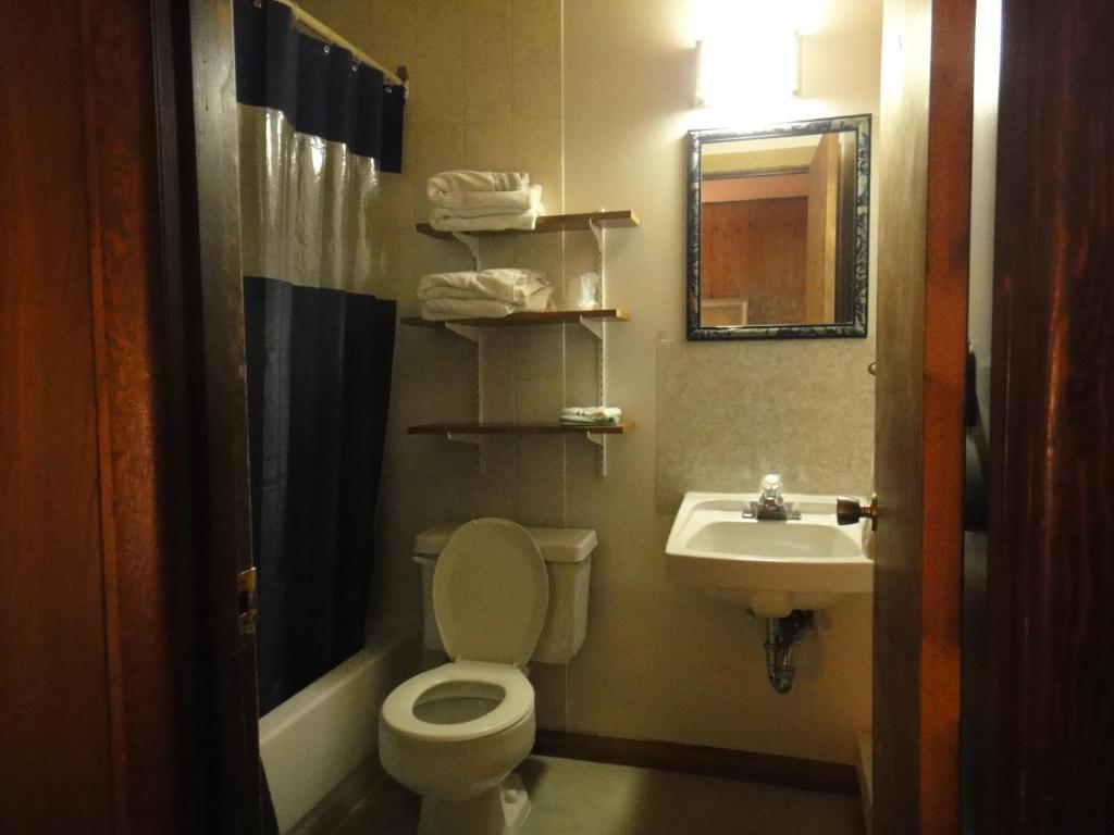 Old Country Motel Thunder Bay Room photo